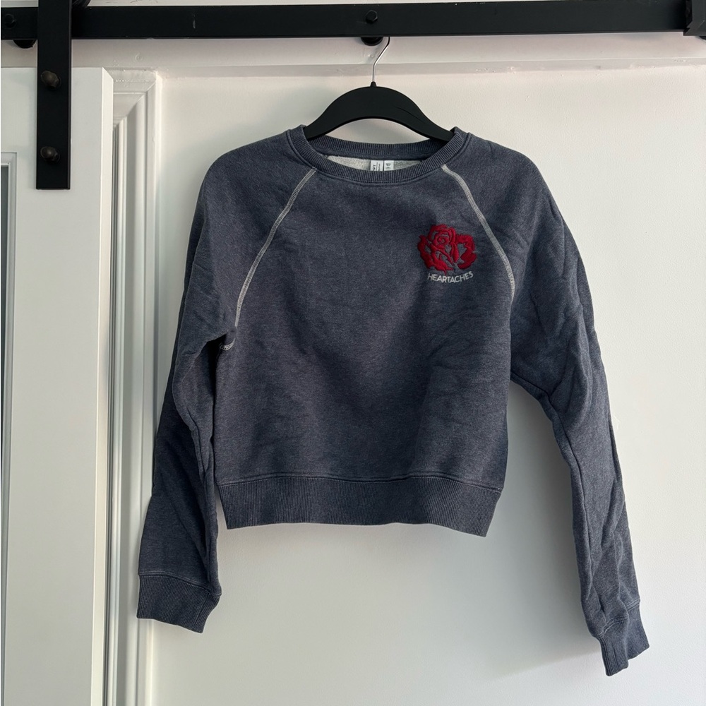 & Other Stories Blue Gray Cropped Sweatshirt with Red Rose Embroidery